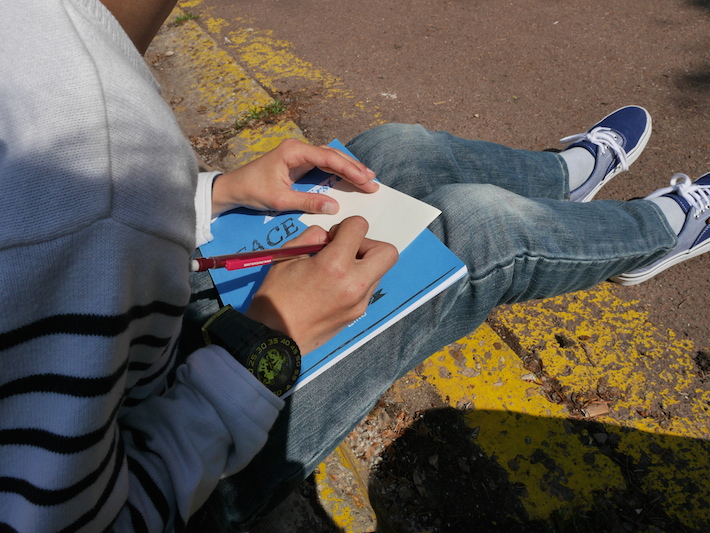 Trottiner en famille à Paris Croquis enfant